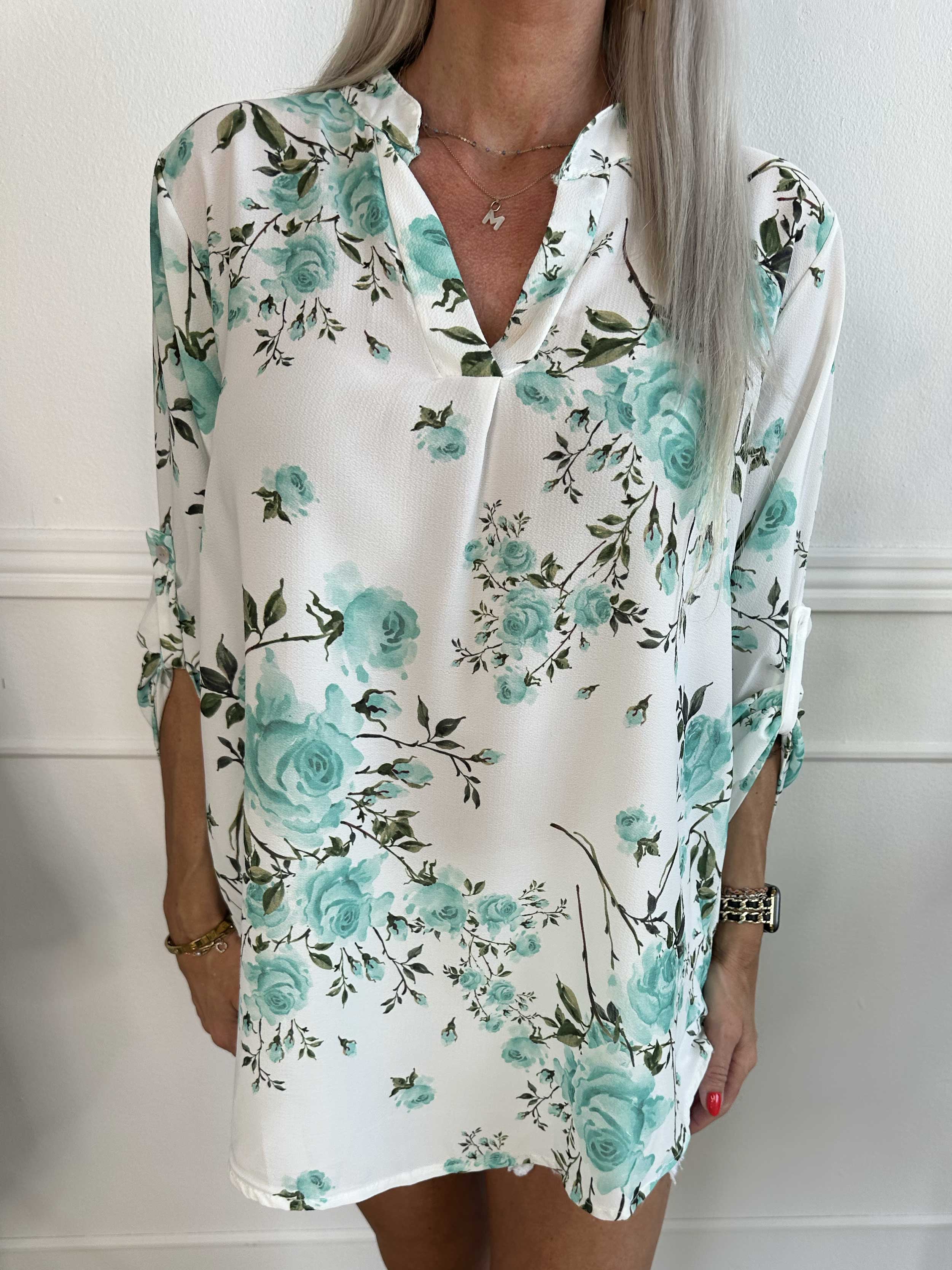 Vanesa Rose - Lätt och luftig tunika med blommönster